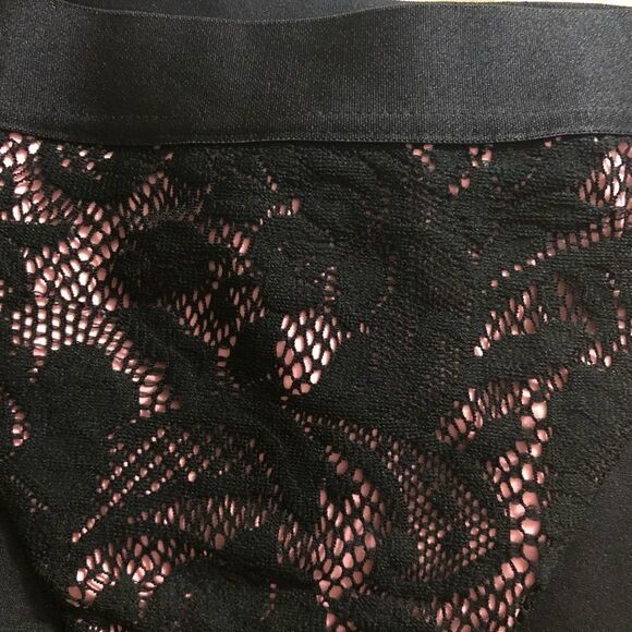 Bond - Eye Bandeau Bikini Set with Lace Overlay - Picture 4 of 8